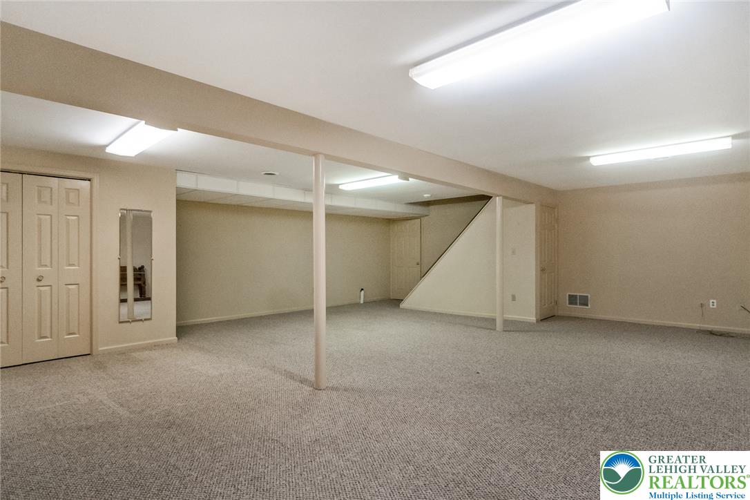 919 Hawthorn Road Property Photo 47