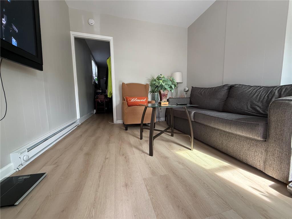 725 Spruce Street Property Photo 4