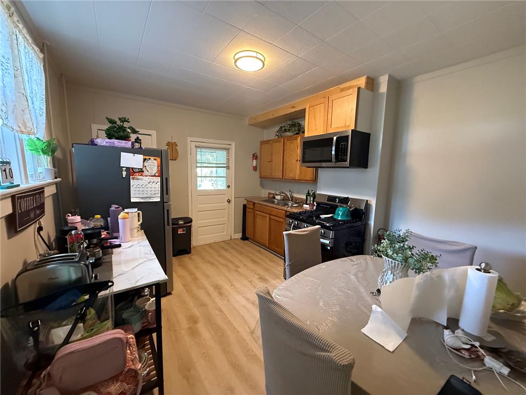 725 Spruce Street Property Photo 6