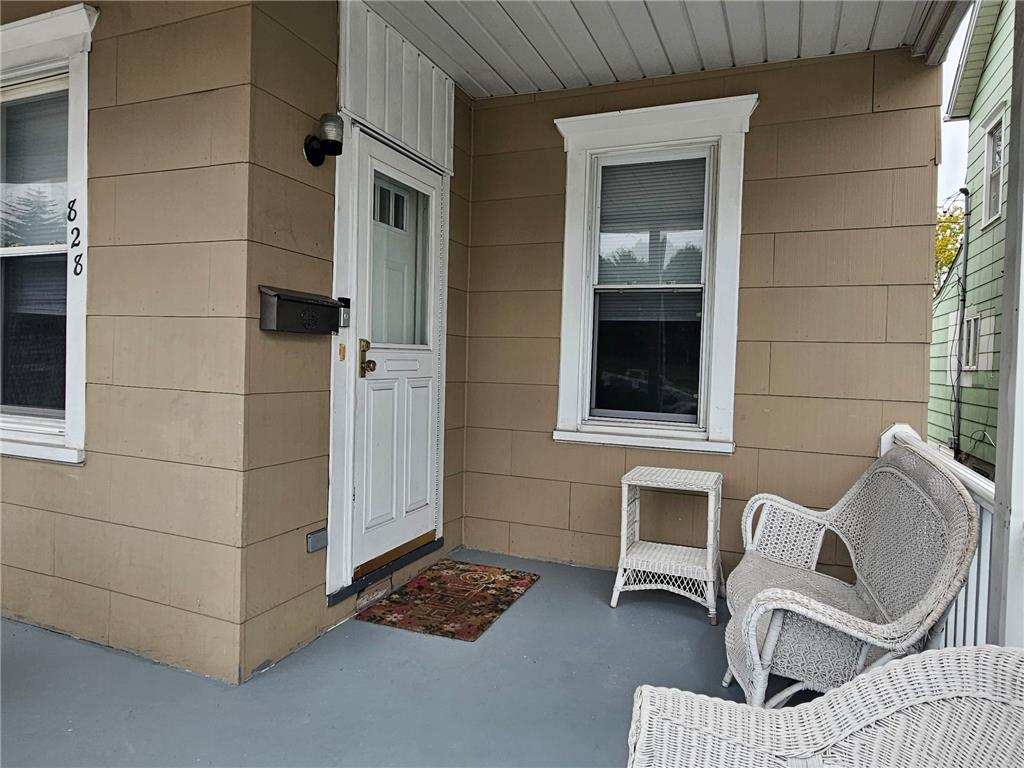828 Main Street Property Photo 3