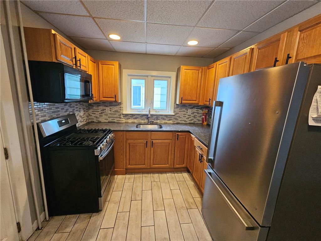 828 Main Street Property Photo 6