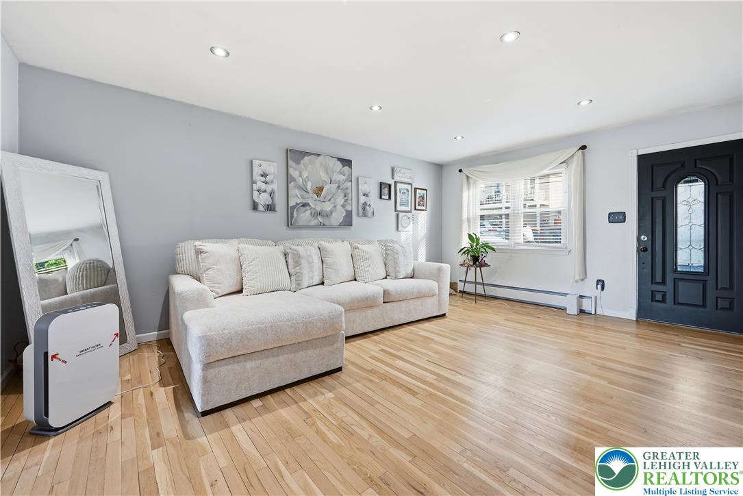 611 William Street Property Photo 6