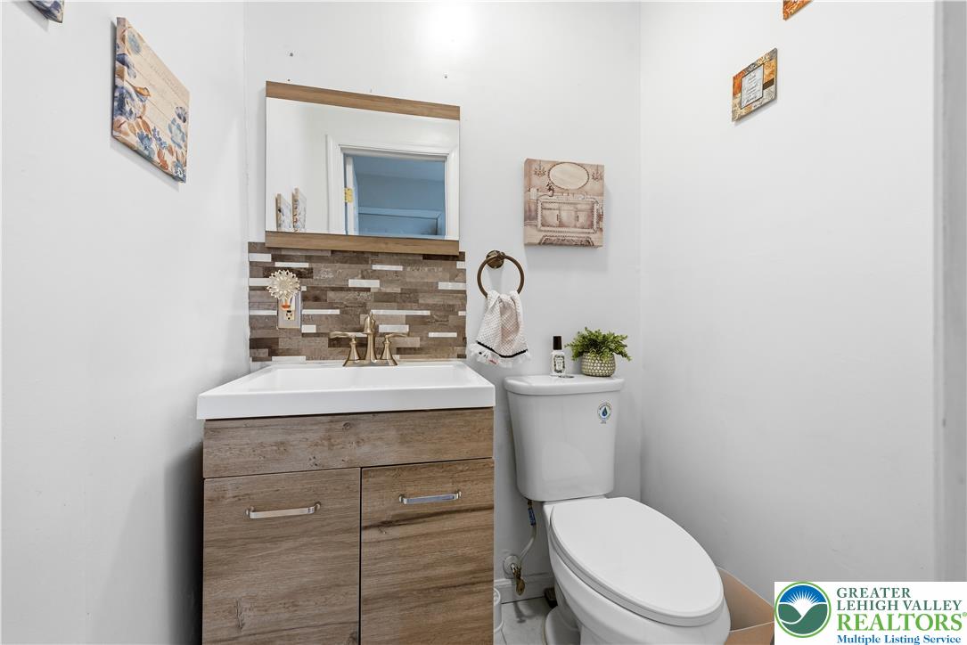 611 William Street Property Photo 8