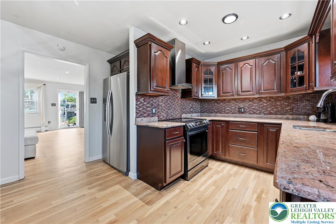 611 William Street Property Photo 9