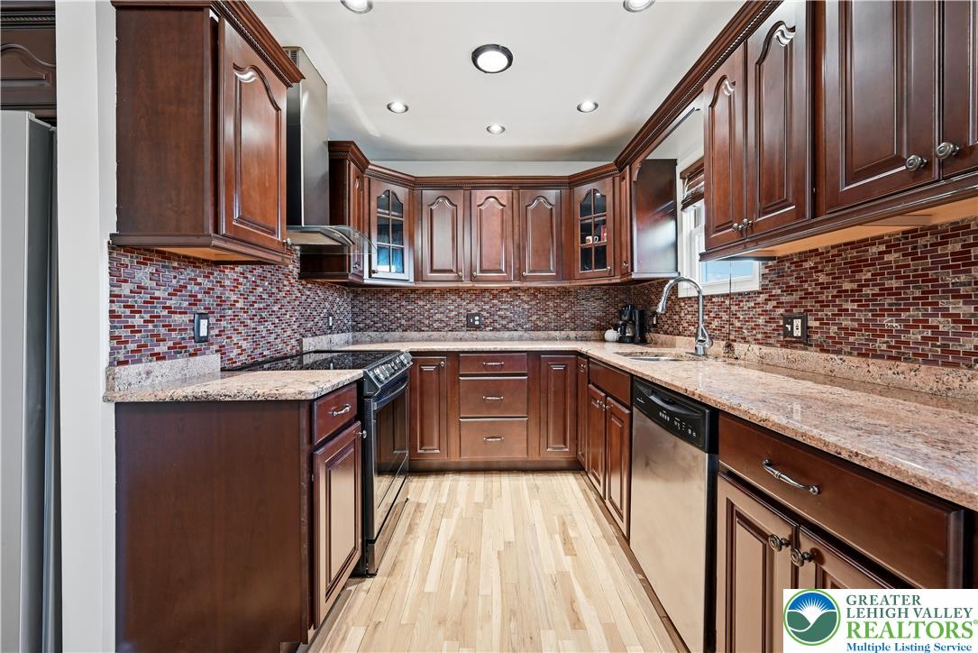 611 William Street Property Photo 12