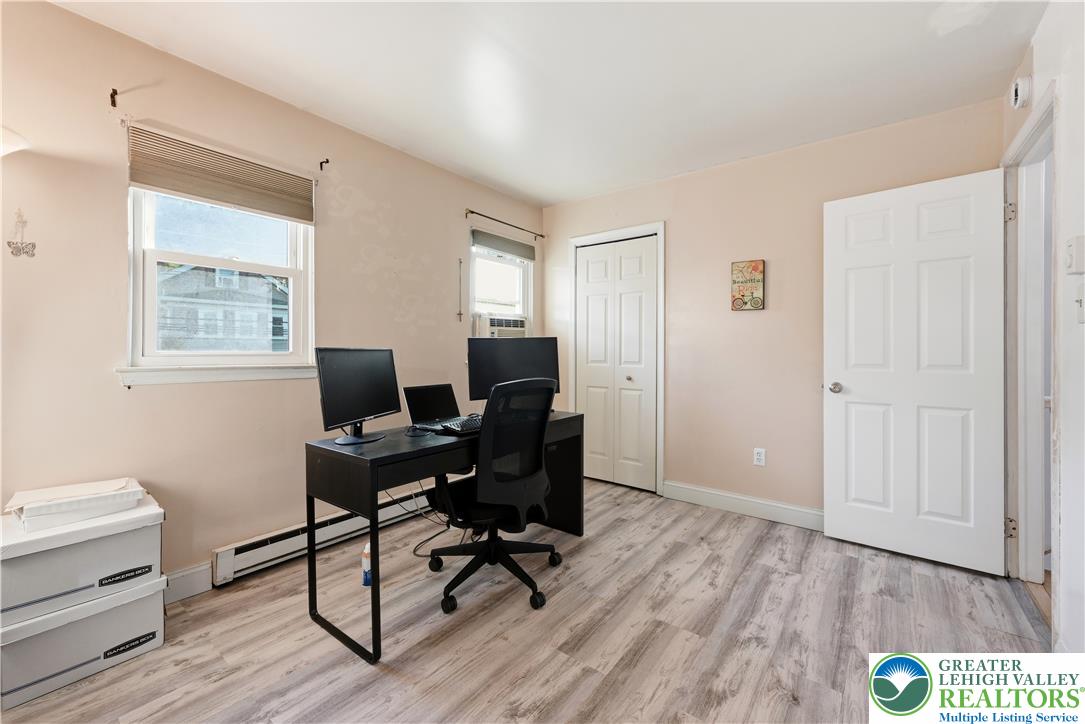 611 William Street Property Photo 17