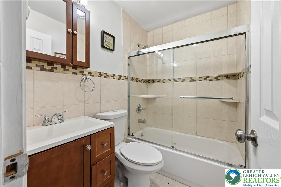 611 William Street Property Photo 19