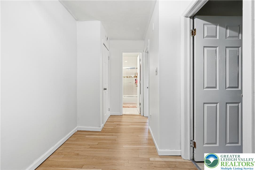 611 William Street Property Photo 23