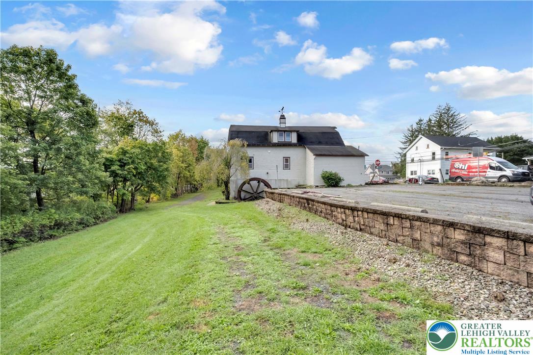 108 Scenic Drive Property Photo 8