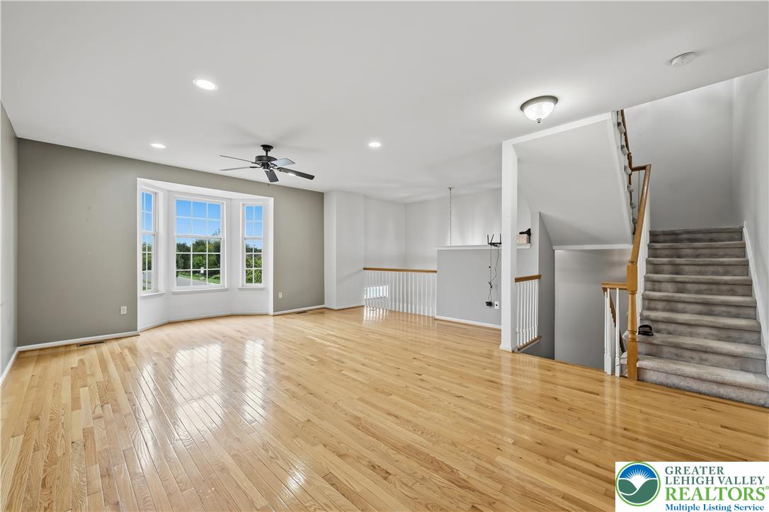 5607 Spring Ridge Drive Property Photo 6