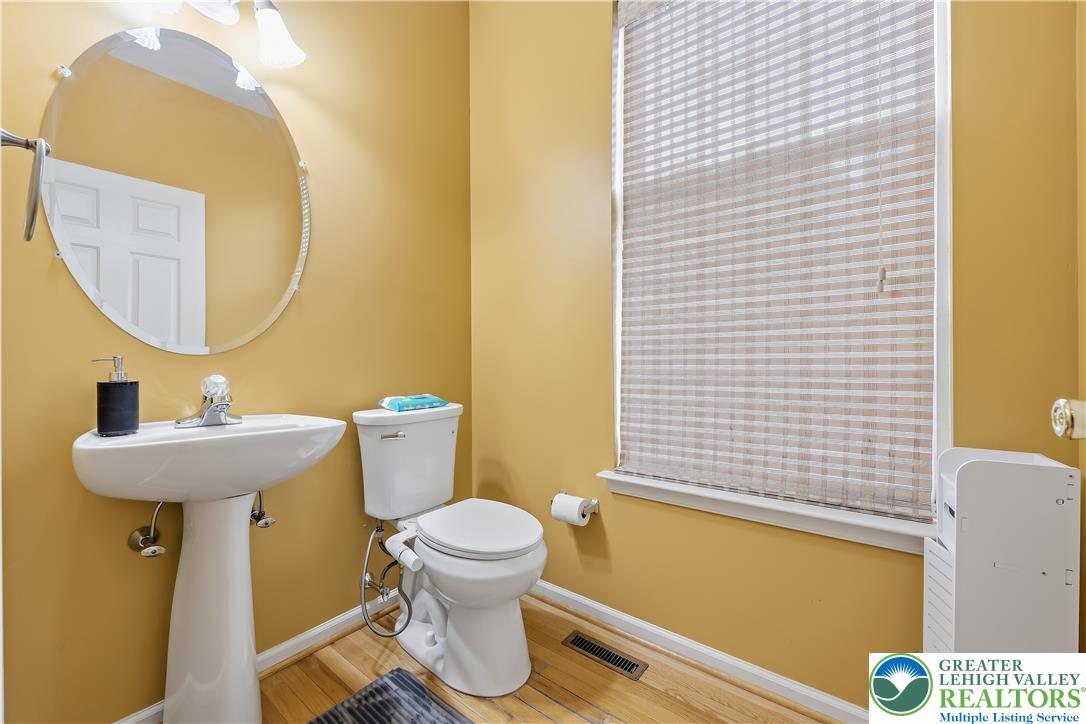 5607 Spring Ridge Drive Property Photo 10