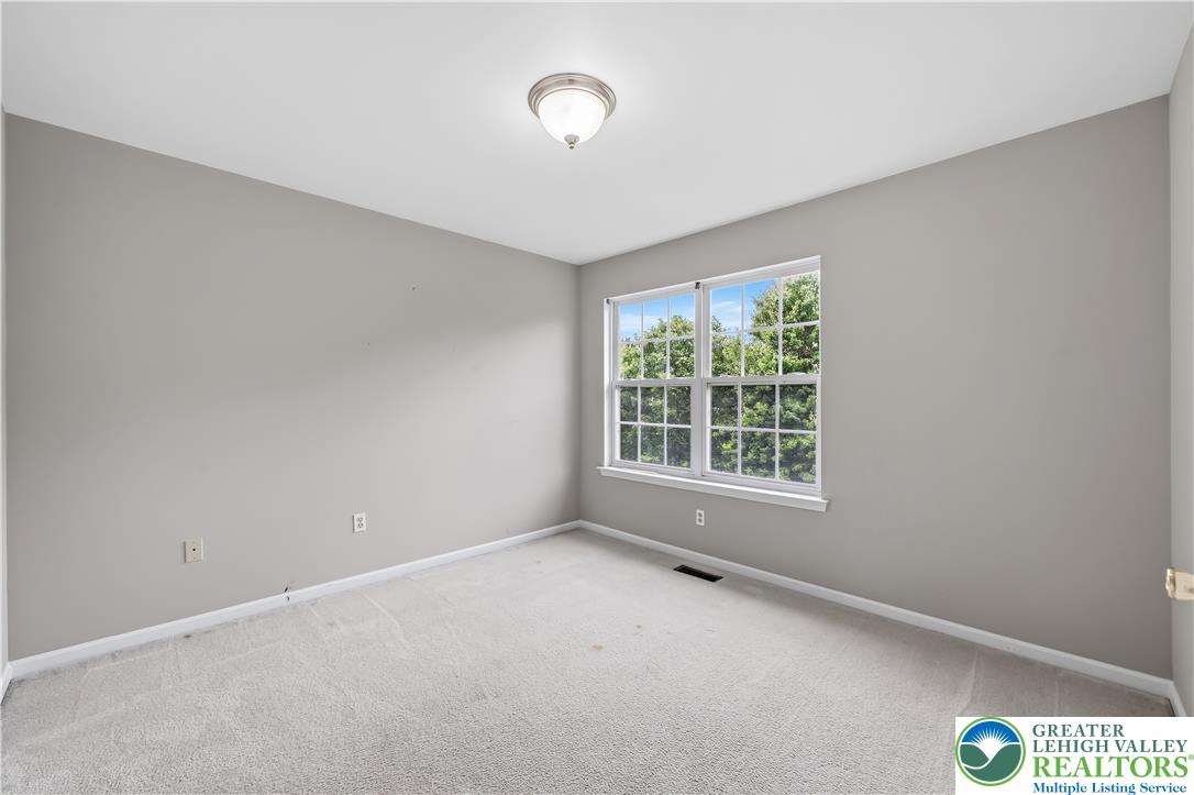 5607 Spring Ridge Drive Property Photo 11