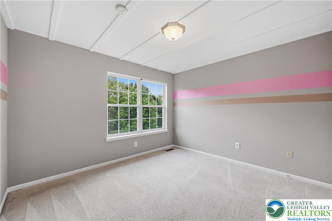 5607 Spring Ridge Drive Property Photo 14