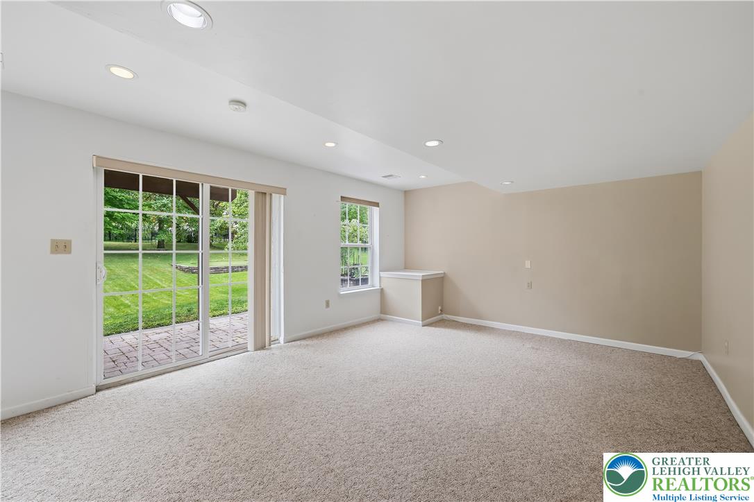 5607 Spring Ridge Drive Property Photo 21