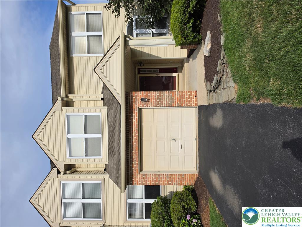325 Oxford Place 325 Property Photo 1
