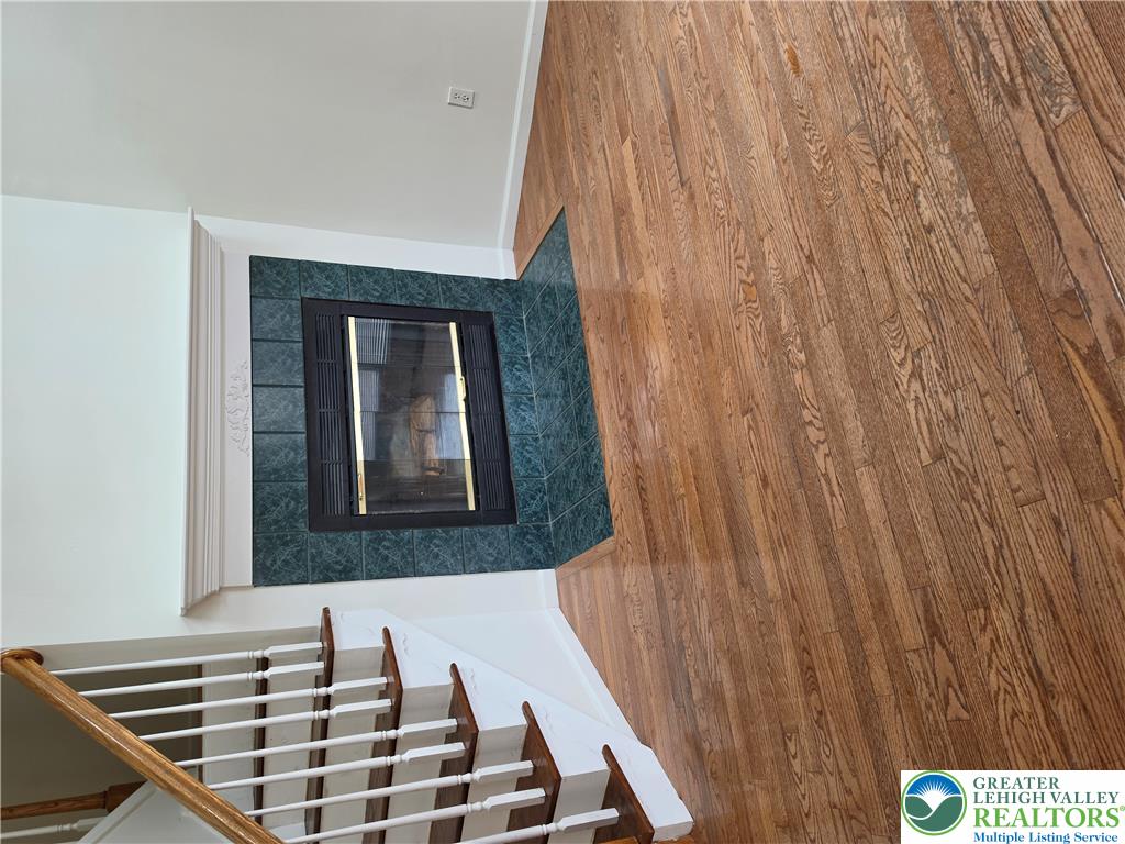 325 Oxford Place 325 Property Photo 6