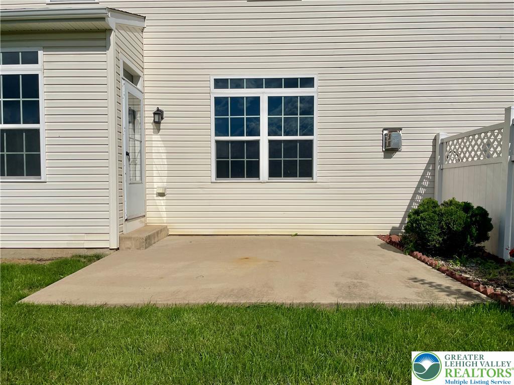 915 Graystone Circle Property Photo 5