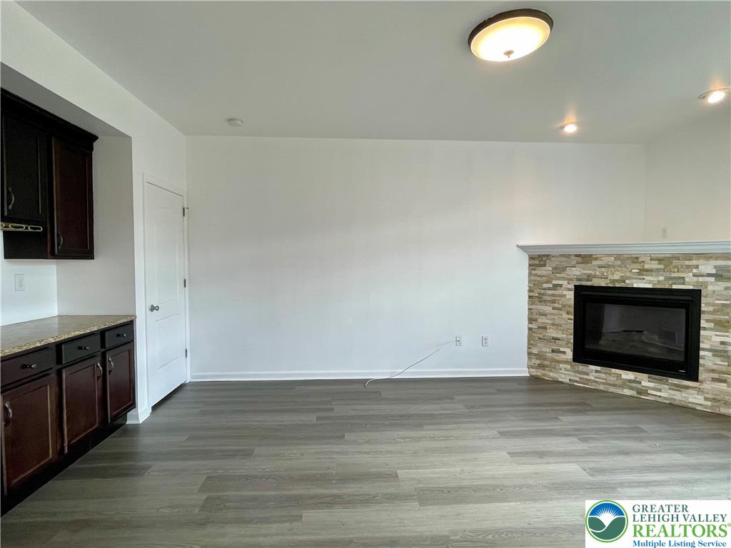 915 Graystone Circle Property Photo 14