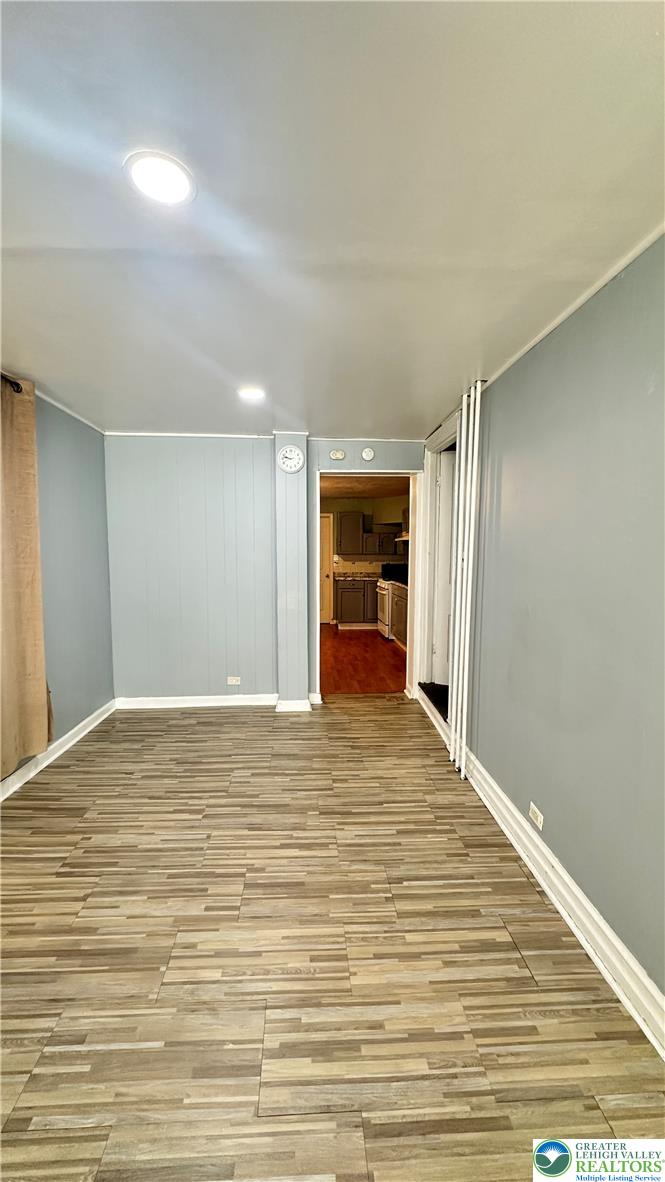 542 North New Street Property Photo 5
