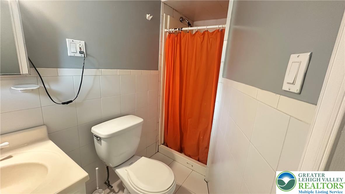 542 North New Street Property Photo 19