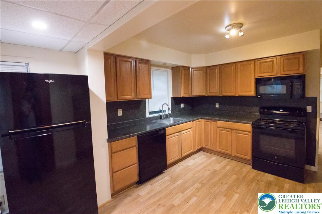 2414 Birch Street Property Photo 13