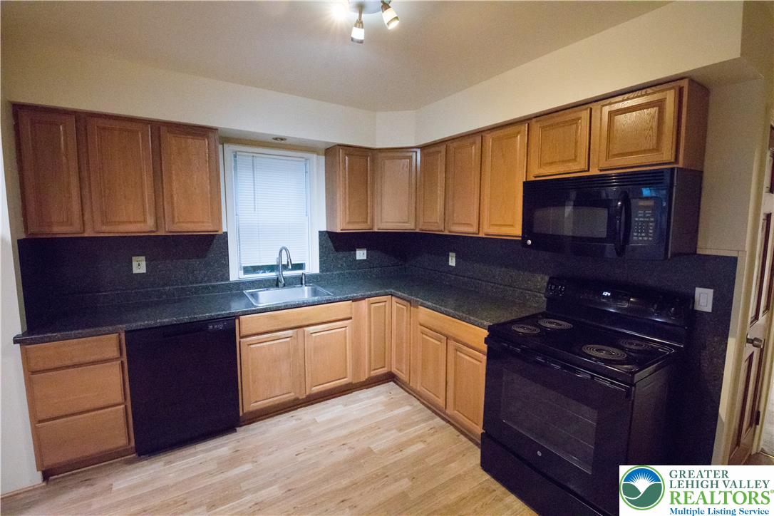 2414 Birch Street Property Photo 14