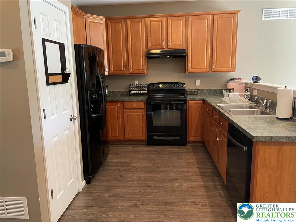 1105 King Way Property Photo 6