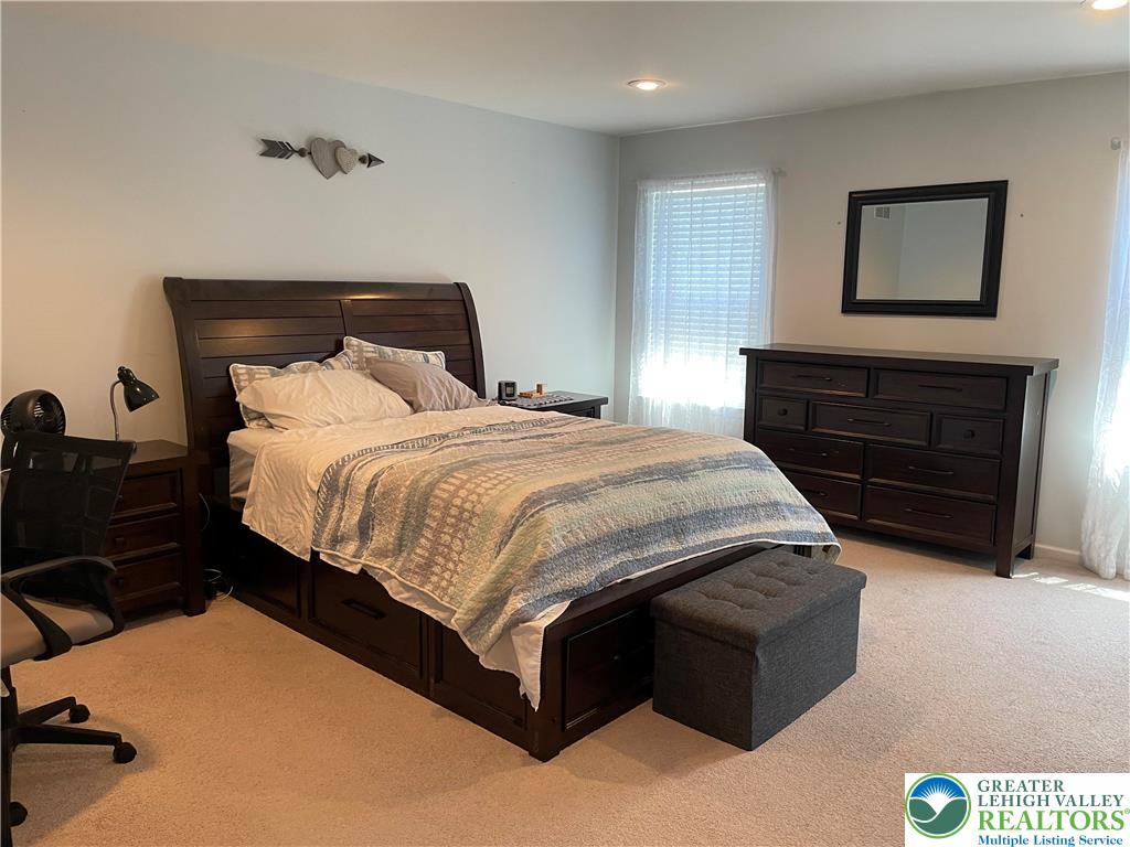 1105 King Way Property Photo 10