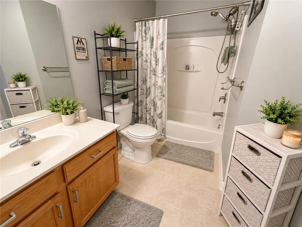 1105 King Way Property Photo 13