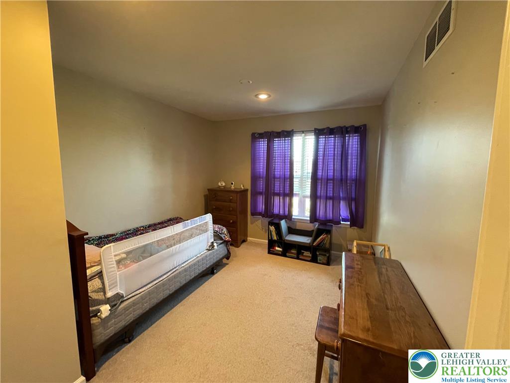1105 King Way Property Photo 15