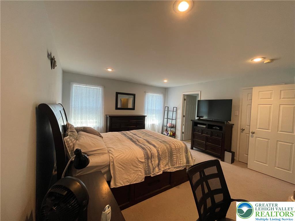 1105 King Way Property Photo 16