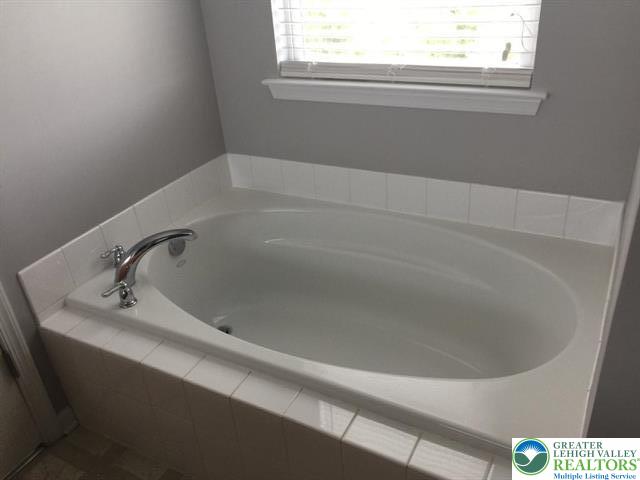 1105 King Way Property Photo 19