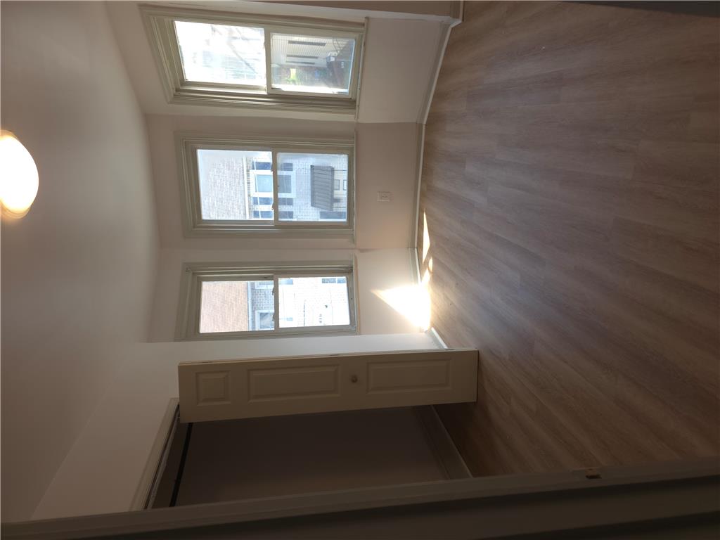 632 Ontario Street Property Photo 10