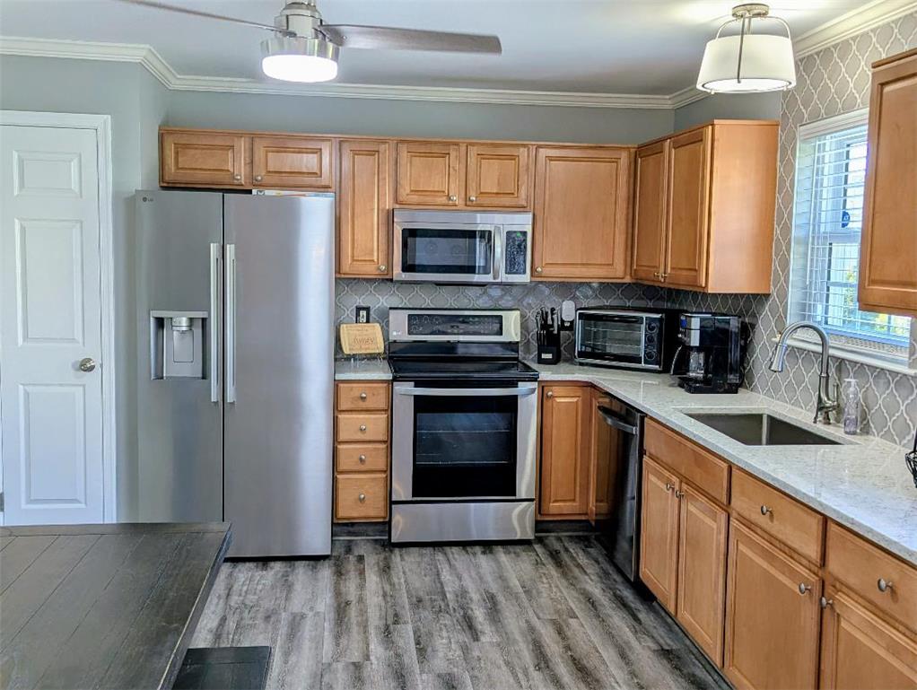 828 Ward Drive Property Photo 9