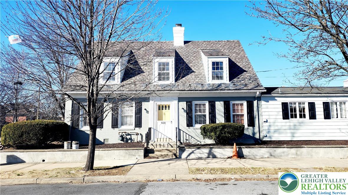 928 Linden Street 1 # On 2nd Floor Property Photo 1