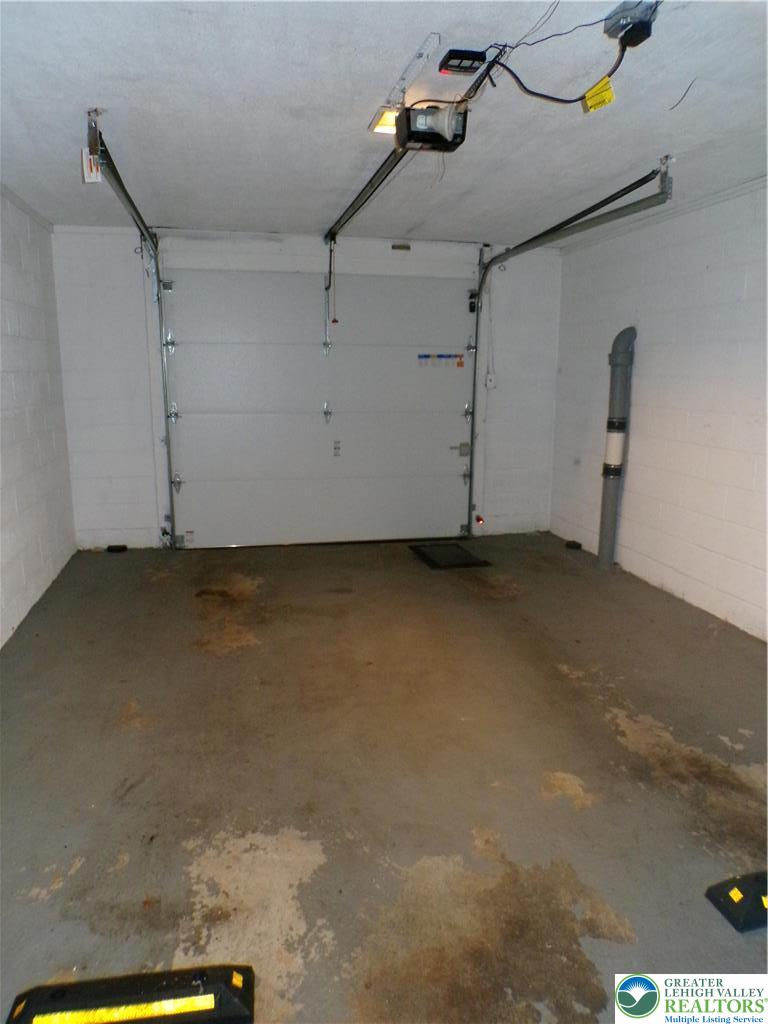 2440 West Livingston Street Property Photo 20
