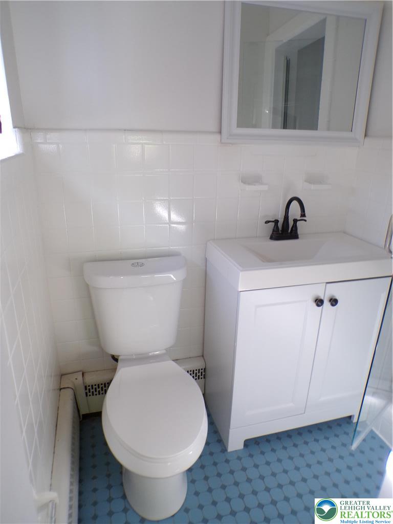 2440 West Livingston Street Property Photo 24