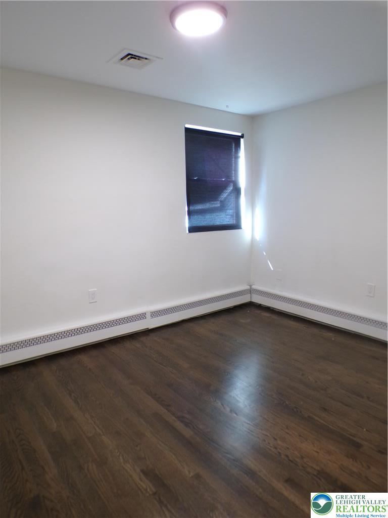 2440 West Livingston Street Property Photo 27