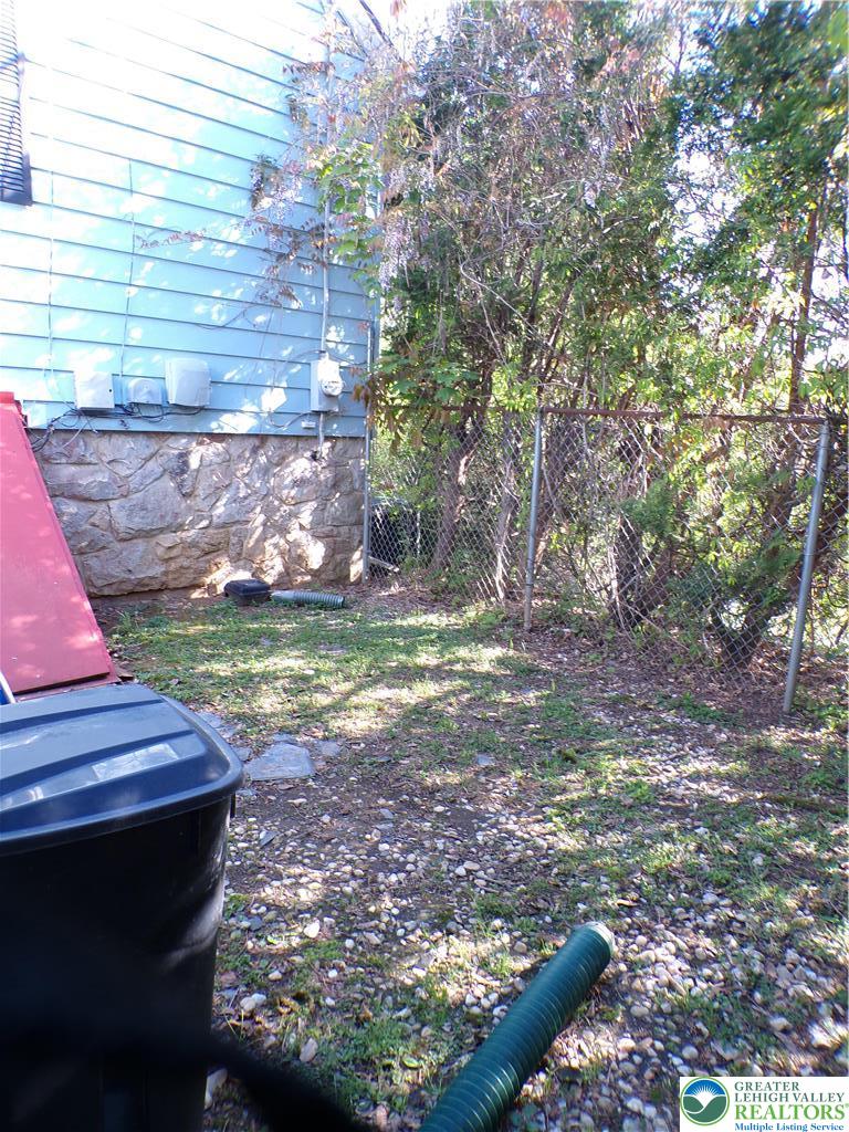 2440 West Livingston Street Property Photo 37