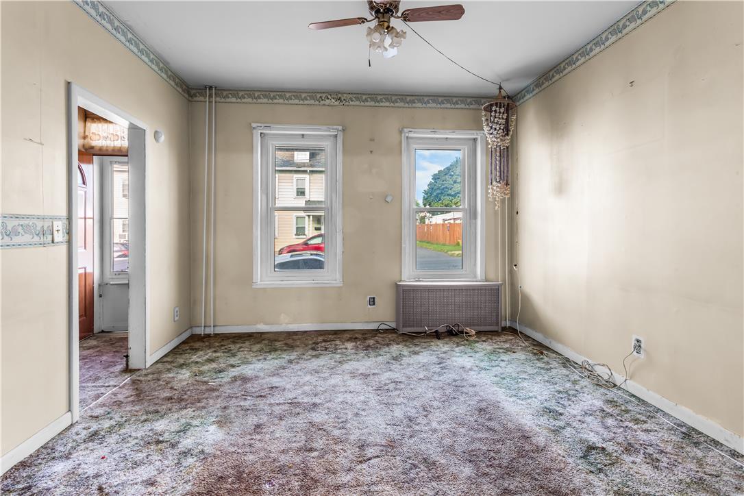 522 Centre Street Property Photo 4