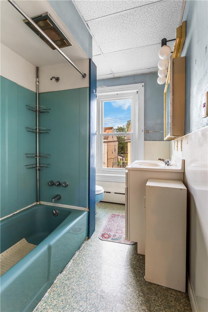 522 Centre Street Property Photo 12