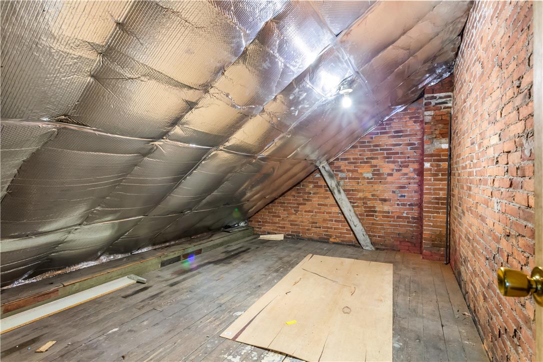 522 Centre Street Property Photo 17