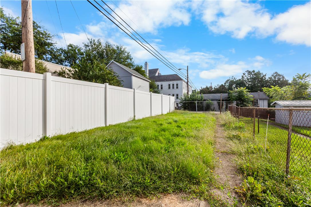 522 Centre Street Property Photo 18