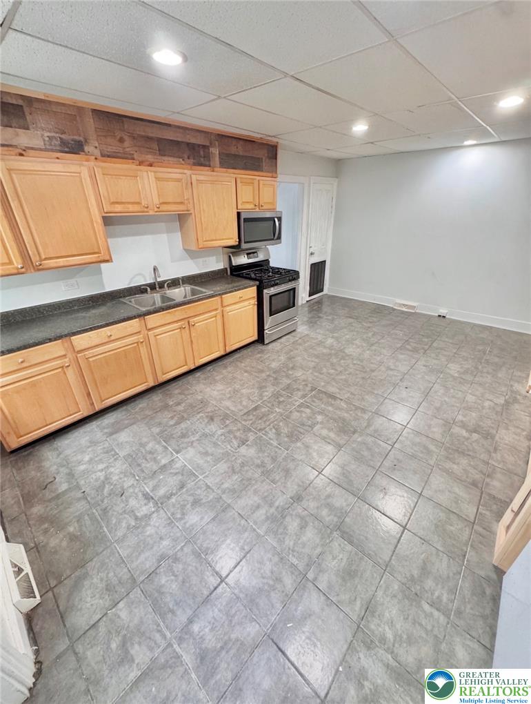1847 East Emmaus Avenue 3 Property Photo 2