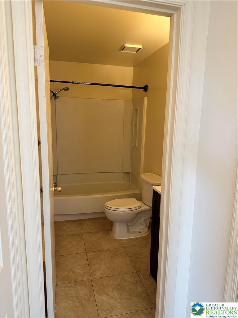 402 Ridge Avenue 3b Property Photo 4