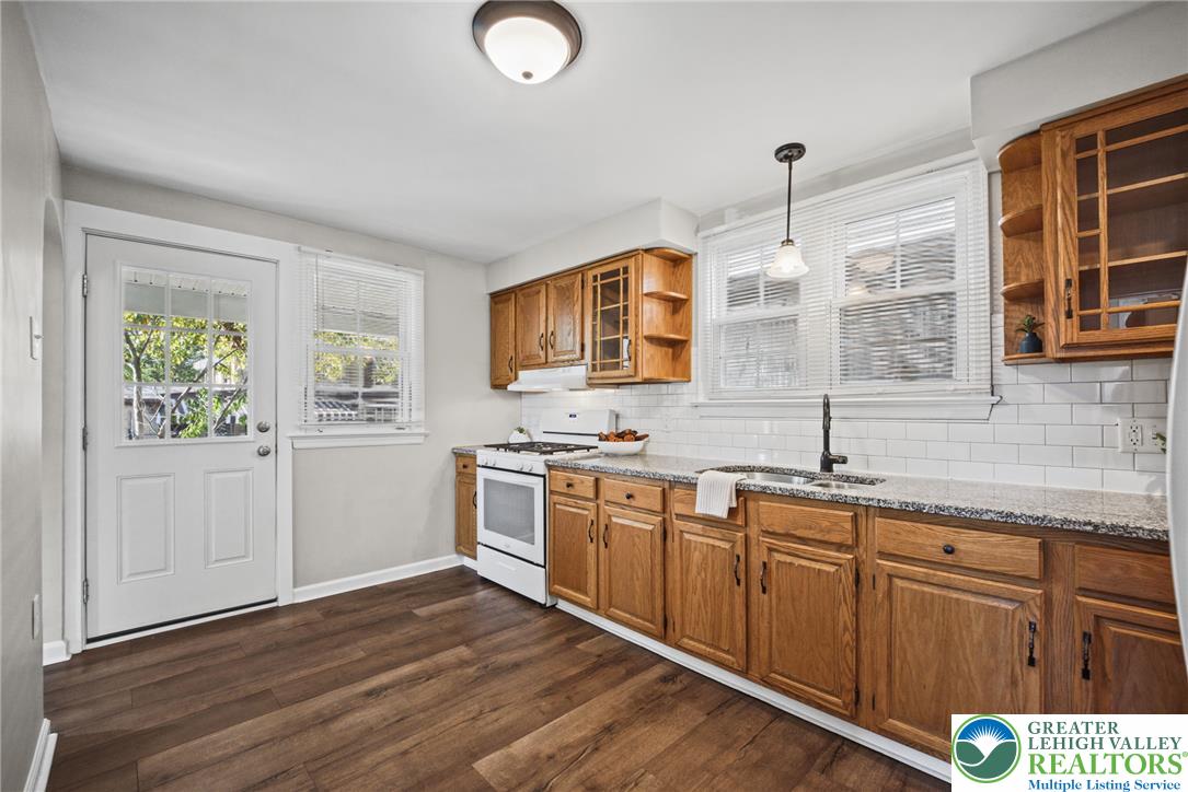 555 East Garrison Street Property Photo 6