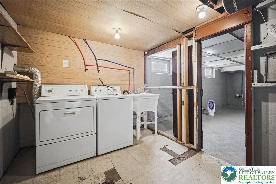 555 East Garrison Street Property Photo 17