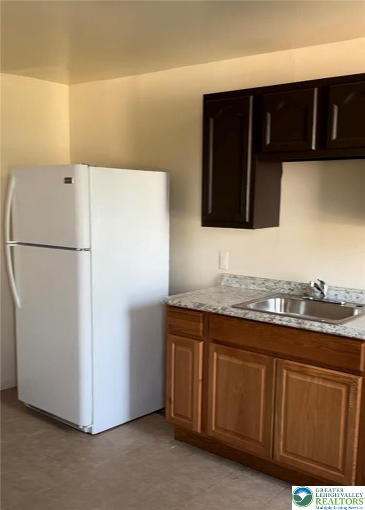 402 Ridge Avenue 4c Property Photo 2