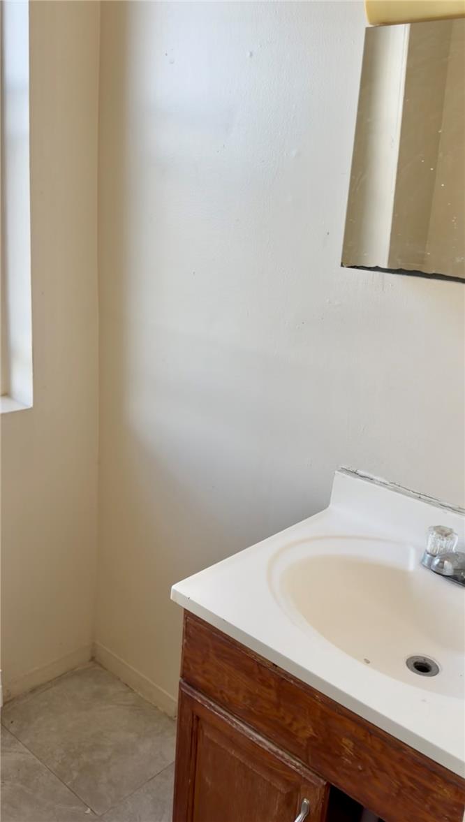 402 Ridge Avenue 4c Property Photo 4
