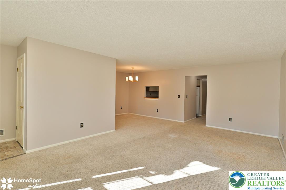 1952 Mattis Street Property Photo 6